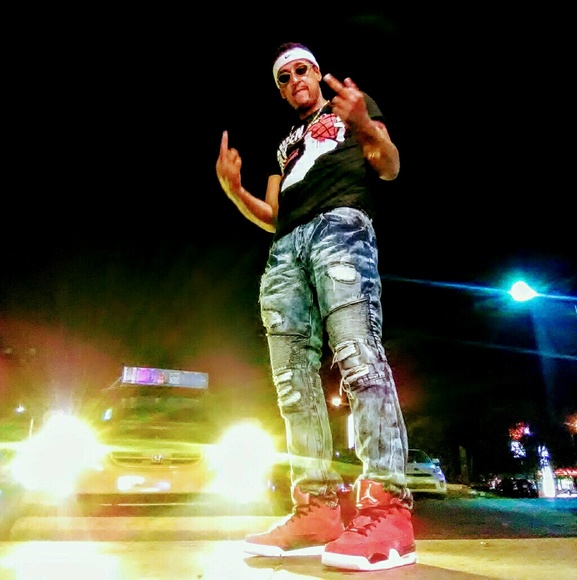 Profile Picture of C Clark (@8888fabrics) on Poshmark