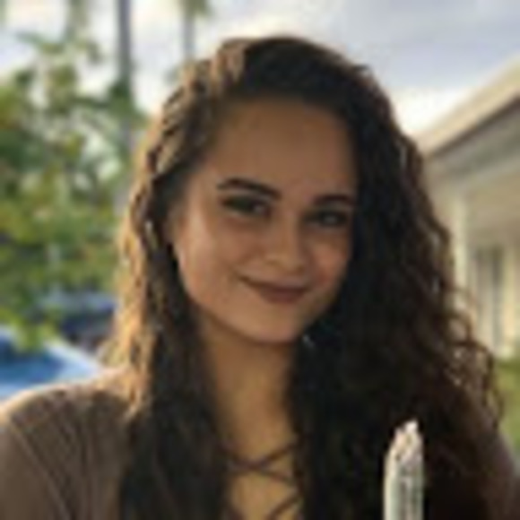 Profile Picture of Daniela Roche (@chaosbydani) on Poshmark