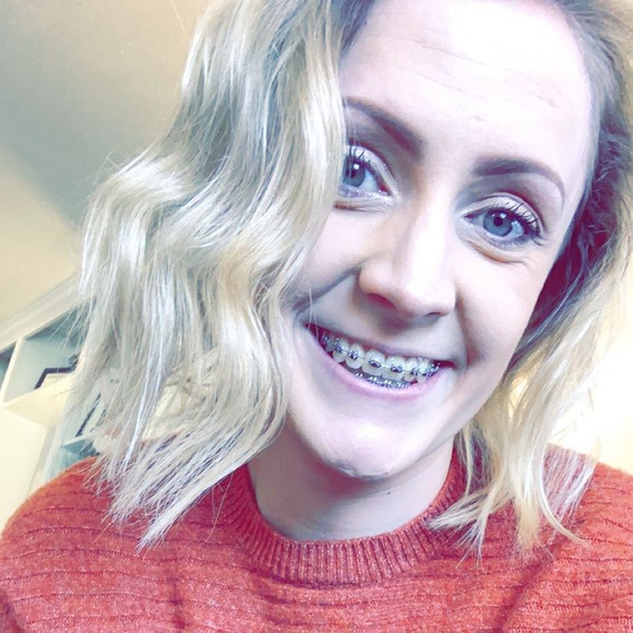 Profile Picture of Jenna Canafax (@jennacanafax) on Poshmark