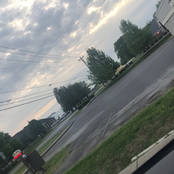 Profile Picture of Roxy Romero (@ayeroxy) on Poshmark