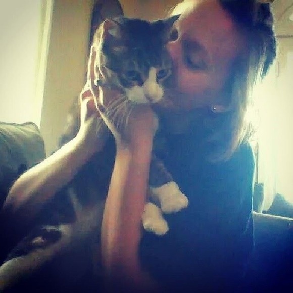 Profile Picture of Ellen Day (@rainyyday) on Poshmark