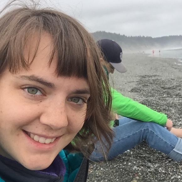 Profile Picture of Bethany Lundgreen (@blundgreen) on Poshmark