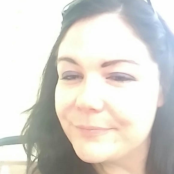 Profile Picture of Jaime Cochran (@jaime_cochran) on Poshmark