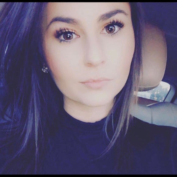 Profile Picture of Megan Clay (@mclay08) on Poshmark