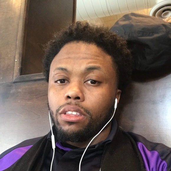 Profile Picture of Mike Spears (@mixxman08) on Poshmark