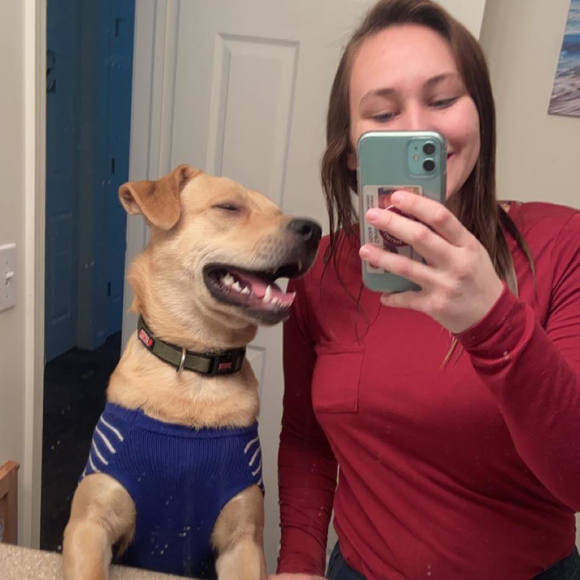 Profile Picture of Candi Hicks (@hickscan1968) on Poshmark