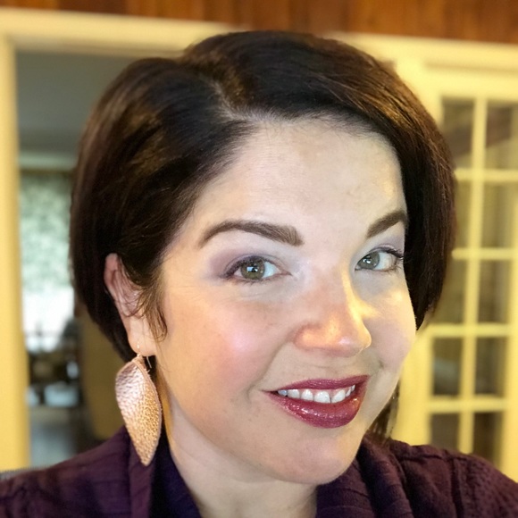 Profile Picture of Erin Quinn-stevens (@ekq78) on Poshmark