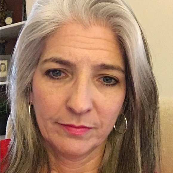 Profile Picture of Michele Schorlemmer (@michelebeths) on Poshmark