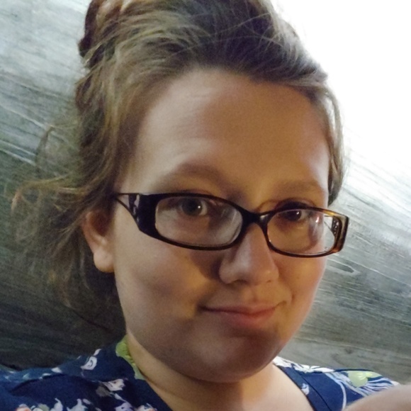 Profile Picture of Haley Ryan (@haleyryan320) on Poshmark