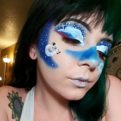 Profile Picture of Ariel Dorn (@arielrae_mua) on Twitter
