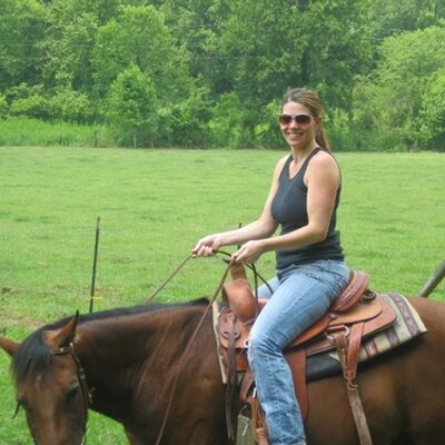 Profile Picture of Miranda Barrett (@msbeautifulmess) on Twitter