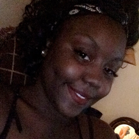 Profile Picture of Cleopatra Jones (@cleo2k16) on Poshmark