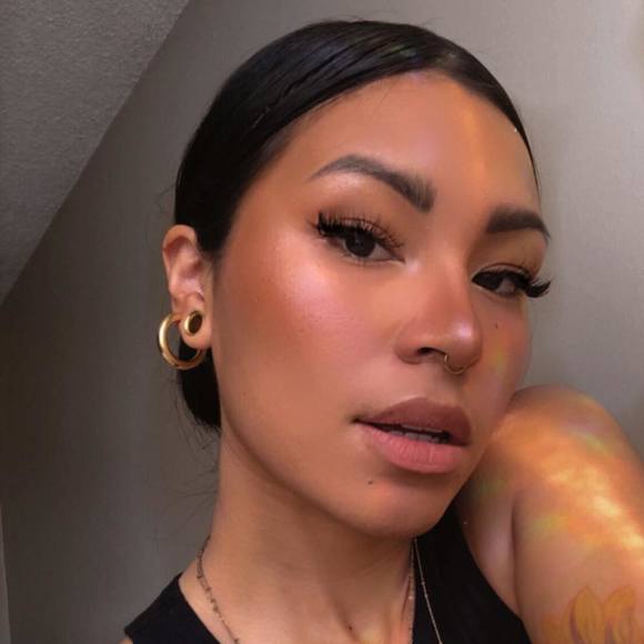 Profile Picture of Julia Gandara (@jgandara08) on Poshmark