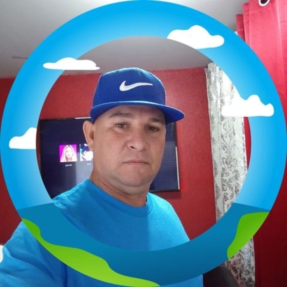 Profile Picture of Alexey Fuentes (@alexeyfuentes) on Poshmark