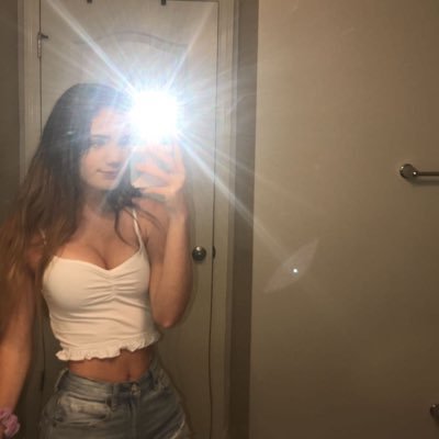 Profile Picture of Kristen Camacho (@kristen09621108) on Twitter