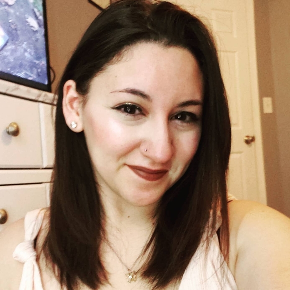 Profile Picture of Cecilia Halvey (@chalvey) on Poshmark