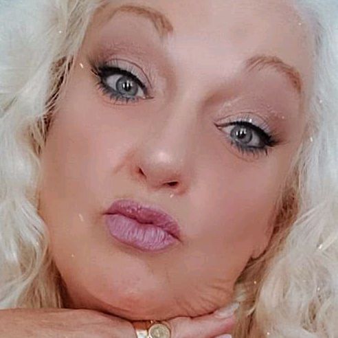 Profile Picture of ❄️🇨🇦Blondebomb🇨🇦❄️ (@margaretdupont54) on Tiktok