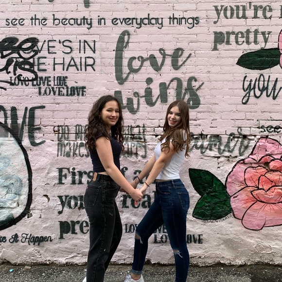 Profile Picture of Jamie Braudy (@jamiebraudy) on Poshmark