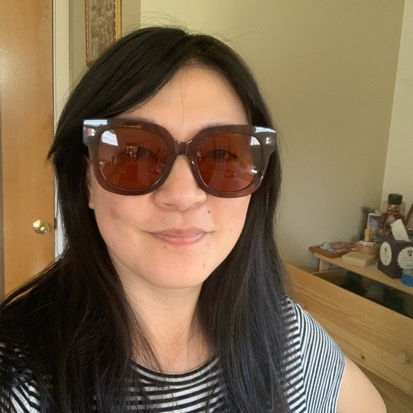 Profile Picture of Sharon Gautschi (@lepetitmoteur) on Poshmark