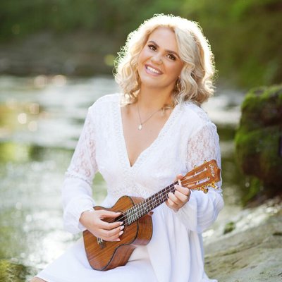 Profile Picture of Gabriella Lucarelli (@breeeele) on Twitter