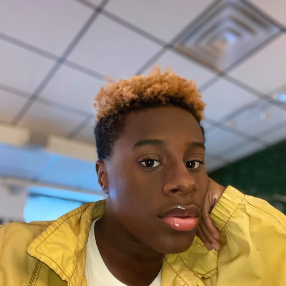 Profile Picture of Joesiah Pouncey (@siahp123653) on Poshmark