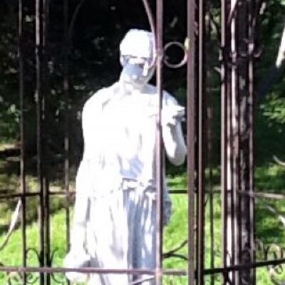 Profile Picture of VEILLEUX  Cécile (@Celialarochelle) on Twitter