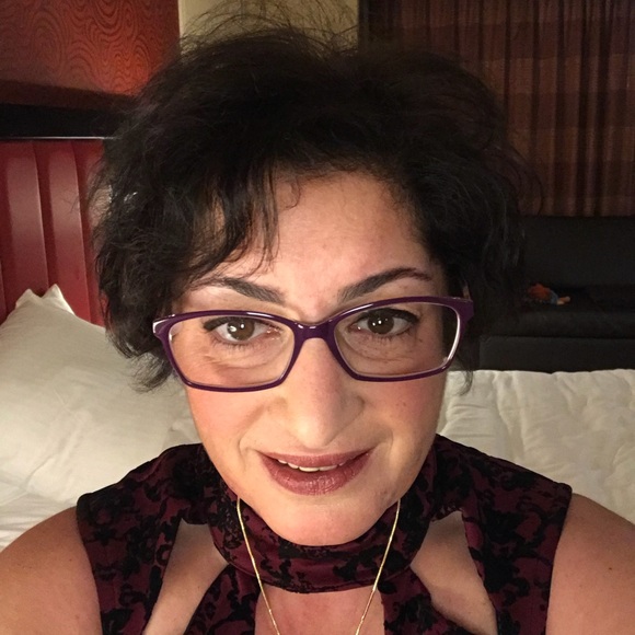 Profile Picture of Andrea Kolenc (@andreakolenc) on Poshmark