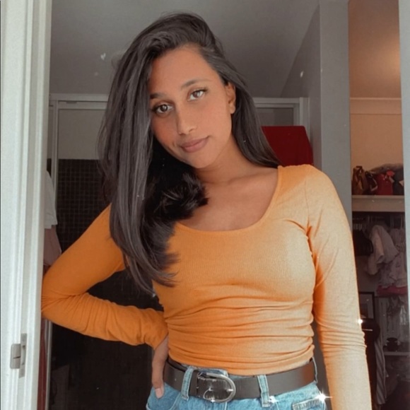 Profile Picture of Anyesha Collart (@anyeshacollart) on Poshmark