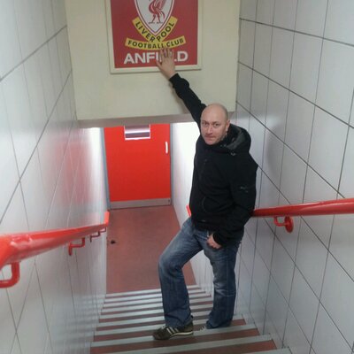 Profile Picture of Stuart Devine (@@DevineStu) on Twitter