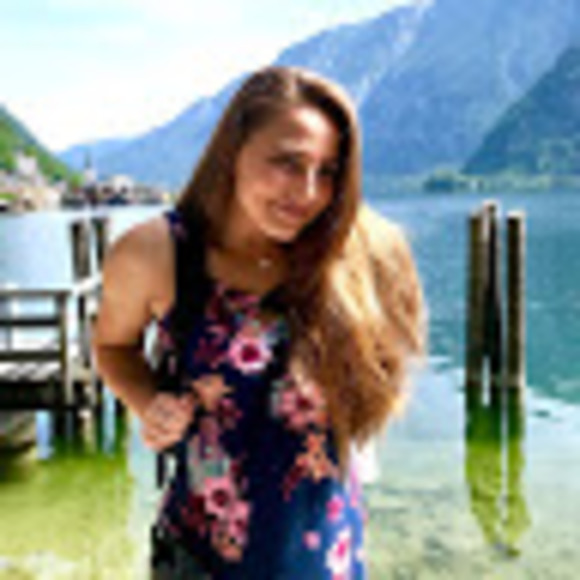 Breana Strelnieks - Poshmark Profile Picture of Breana Strelnieks (@bstrelnieks) on Poshmark