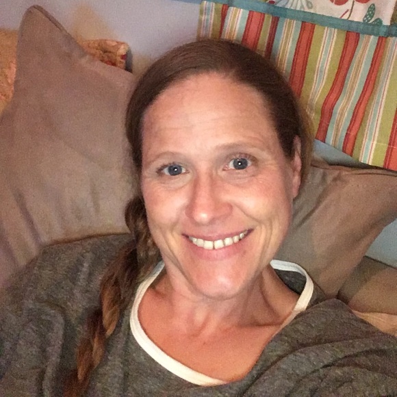 Profile Picture of Cindi Summerfield (@terpsgirl) on Poshmark