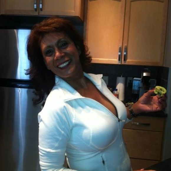 Profile Picture of Lisa Hudson (@lisaflanagan7) on Poshmark