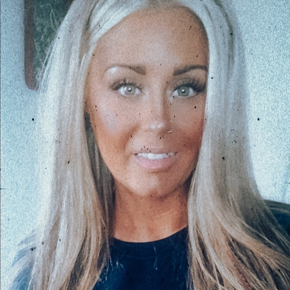 Profile Picture of Kelli Hogan (@kellihogan777) on Poshmark