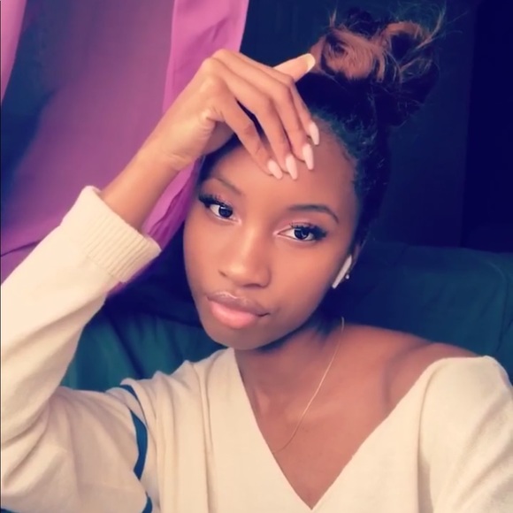 Profile Picture of Briana Barner (@just_bri6) on Poshmark