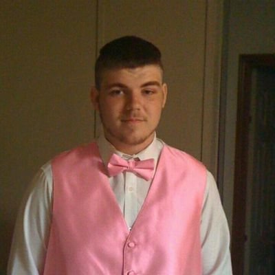 Profile Picture of Aaron Beckett (@theoneguy95) on Twitter