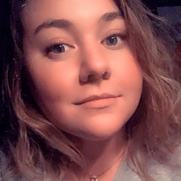 Profile Picture of Hailey Pritchett (@hailey_nich_99) on Poshmark