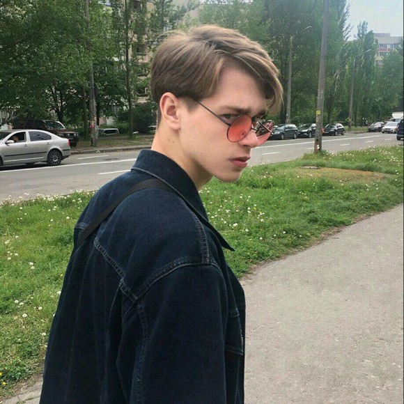 Profile Picture of Robert Grillo (@robertgg9) on Poshmark