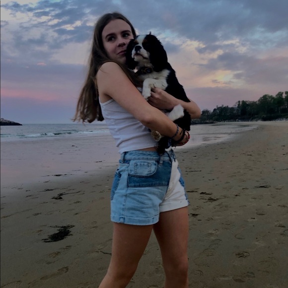 Profile Picture of Tori Belisle (@toribelislee9) on Poshmark