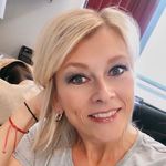 Profile Picture of Robin Bartlett Minton (@robs4js) on Instagram