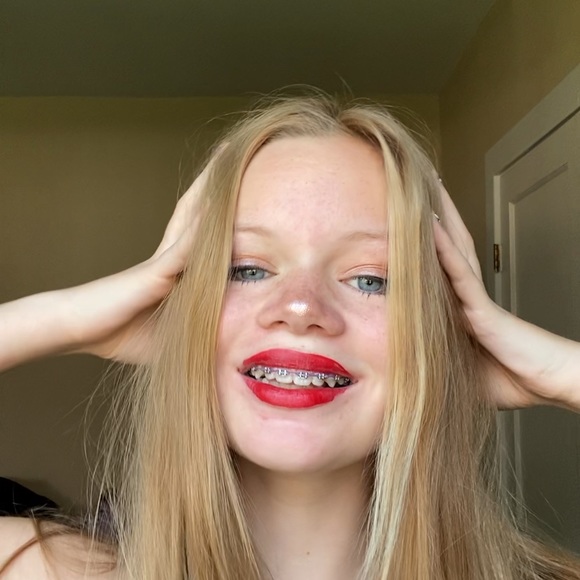 Profile Picture of Annabelle Murphy (@annabellemurphy) on Poshmark