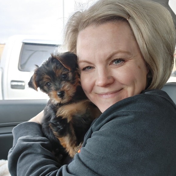 Profile Picture of Christina Pawluski (@cpaws12) on Poshmark