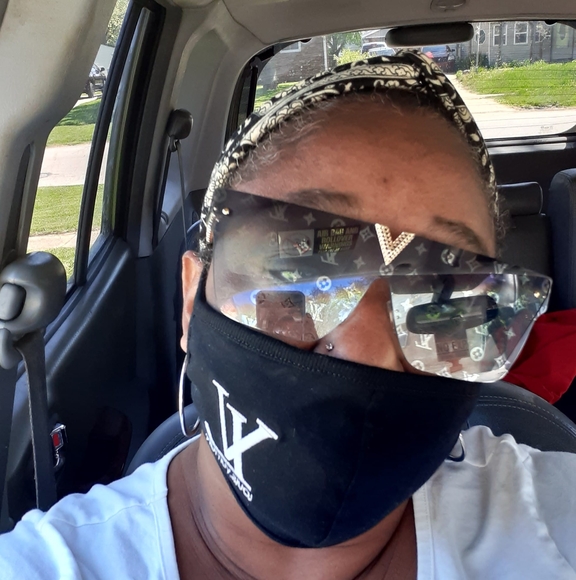 Profile Picture of Joevette Mcalpin (@jomcalpin) on Poshmark