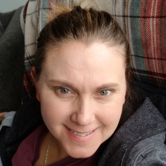 Profile Picture of Christina Back (@cback1224) on Poshmark
