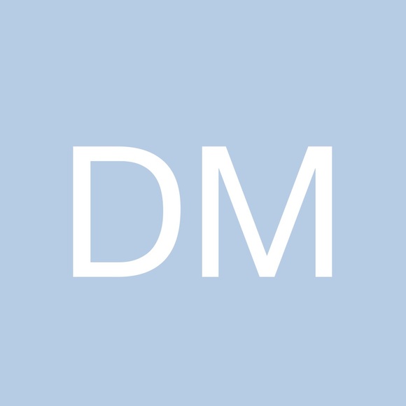 Profile Picture of Debra Mancuso (@modmini) on Poshmark