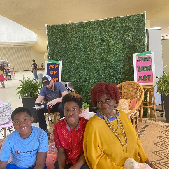 Profile Picture of Eva Neely (@eva_grhm) on Poshmark