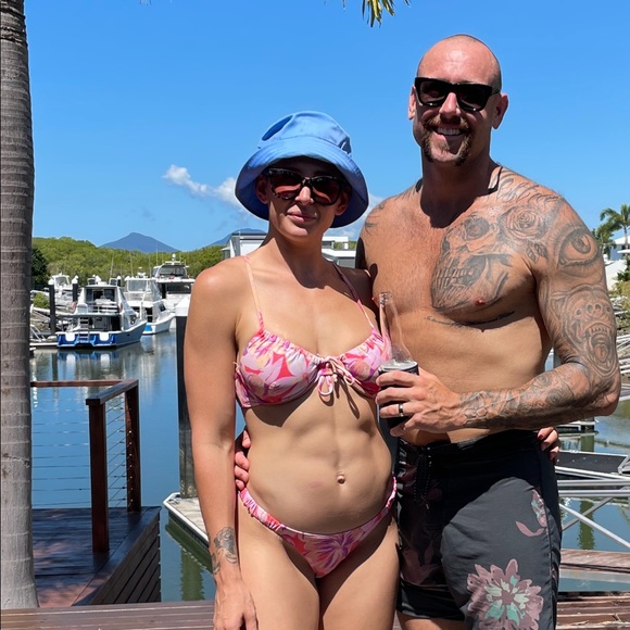 Profile Picture of Amanda Peppas (@amandapeppas) on Poshmark