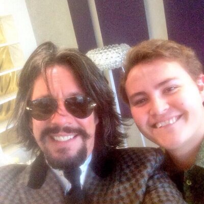 Profile Picture of Laurence & Louis (@chocolateteers) on Twitter