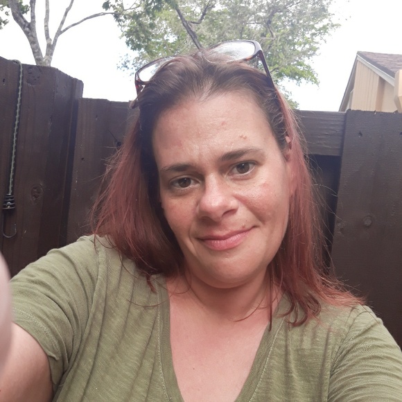 Profile Picture of Tara Krsanac (@my_muffin08) on Poshmark
