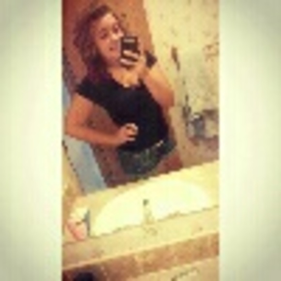 Profile Picture of Brittany Meckem (@britt_kay) on Poshmark