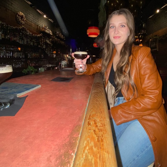 Profile Picture of Hannah Wolfe (@bigbadwolfe) on Poshmark